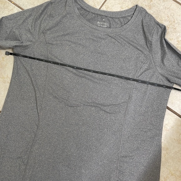 Beyond Scrubs Women’s Gray Long Sleeve - EUC! - Picture 5 of 8